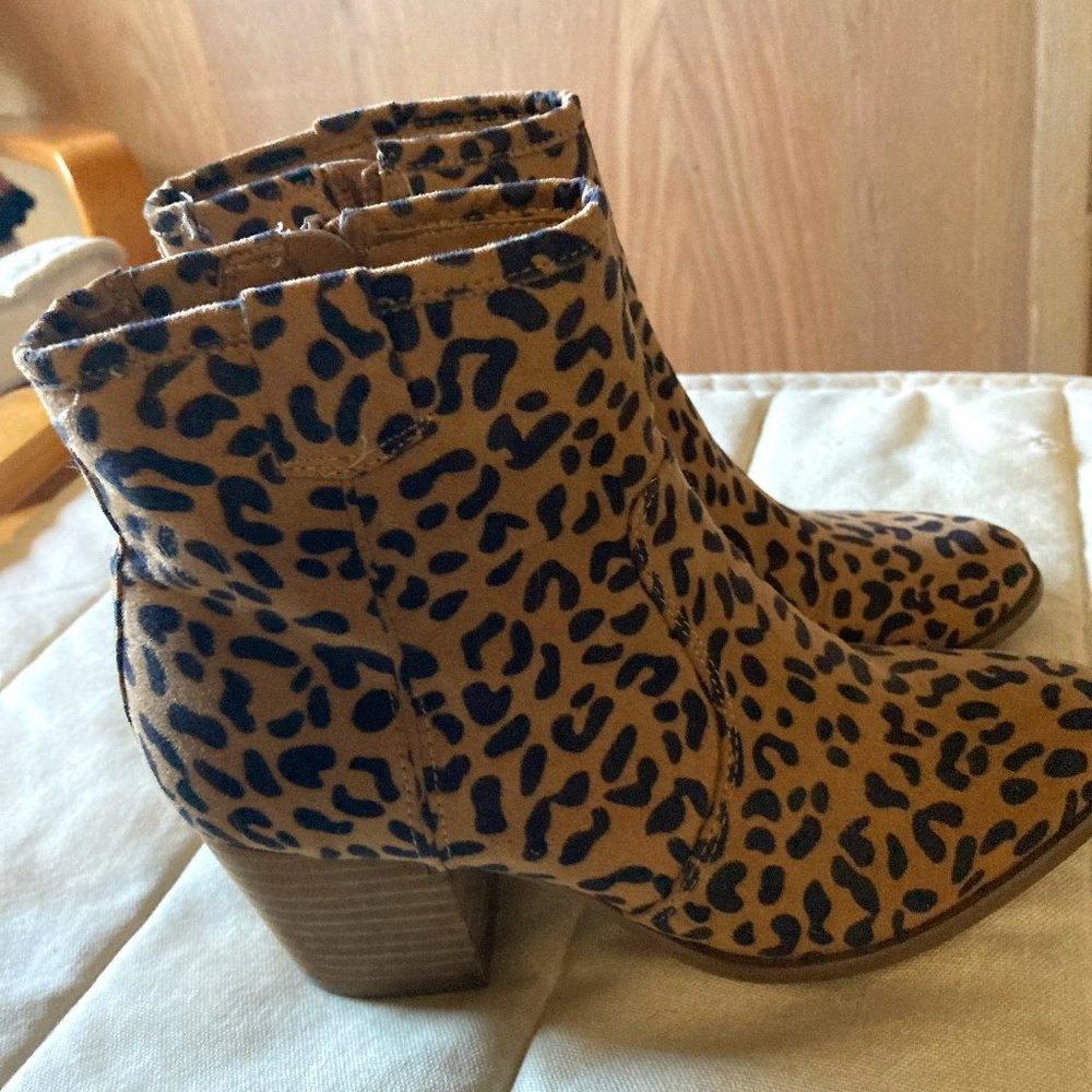 Lepoard Print Short Boots/ Booties